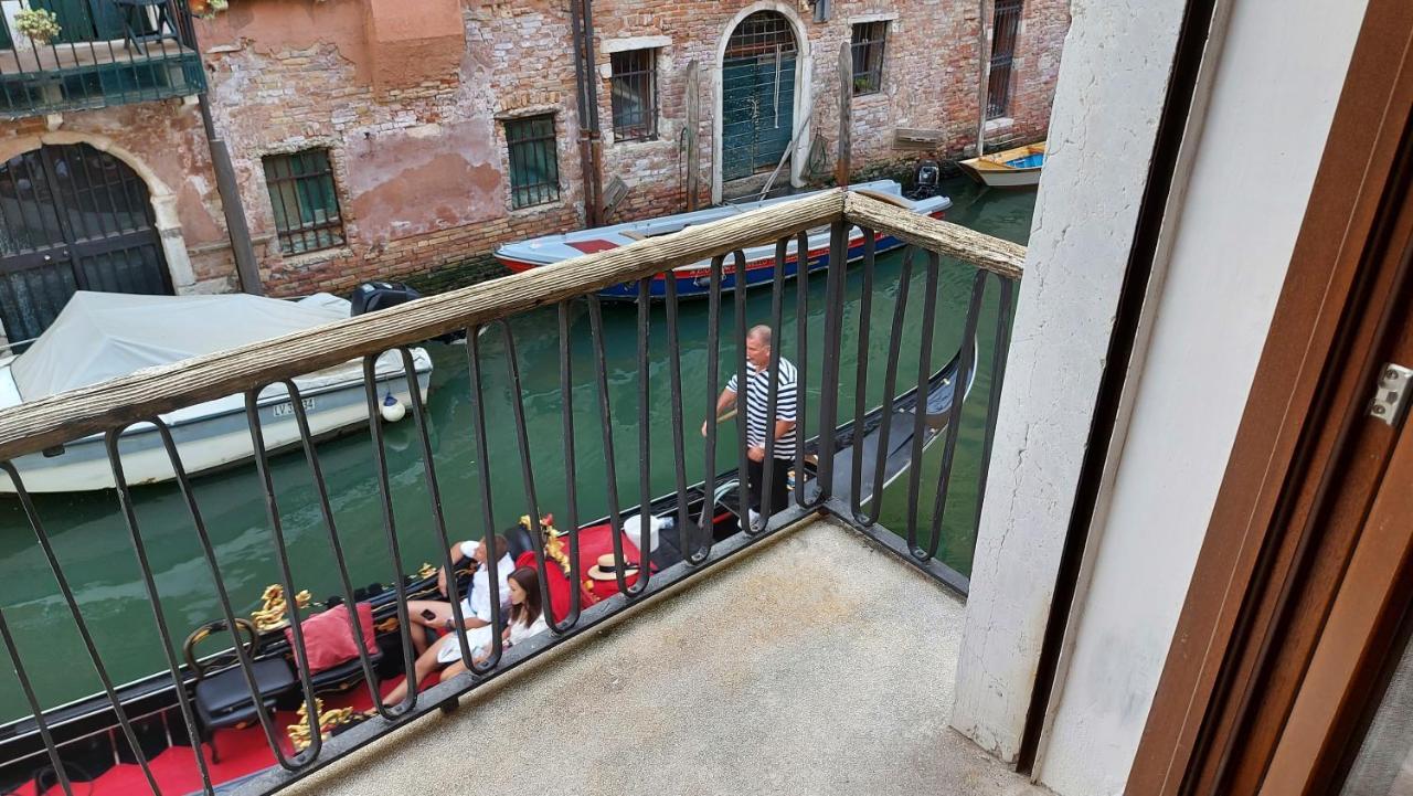 Antico Rio Acqua Dolce Apartment เวนิส ภายนอก รูปภาพ